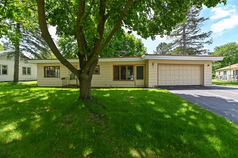 1315 Hillside, Waukesha, WI 53186