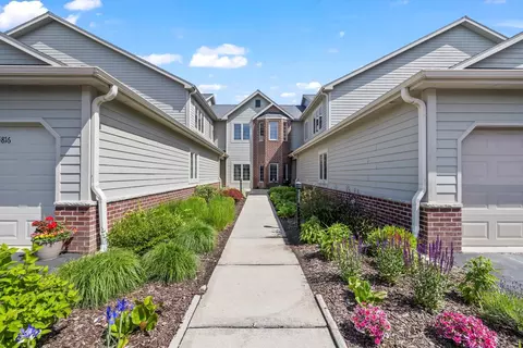 4820 S Forest Rdg, New Berlin, WI 53151