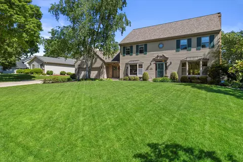12154 W Black Oak, Greenfield, WI 53228
