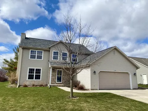 1308 Firethorn, West Bend, WI 53090