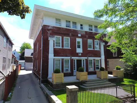 1546 S Layton, Milwaukee, WI 53215