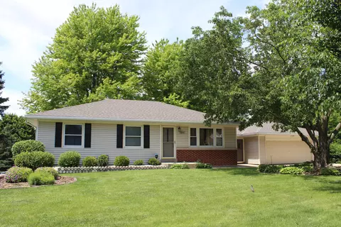 203 N 112th, Wauwatosa, WI 53226