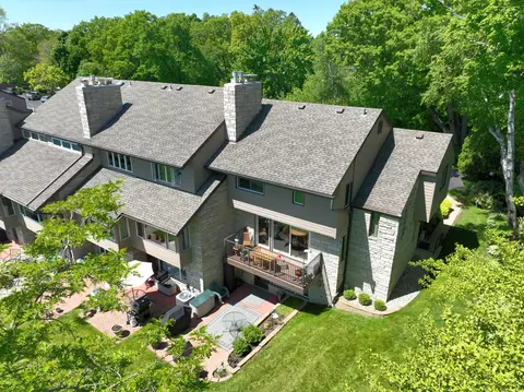 141 S Lakeshore #A1, Racine, WI 53403