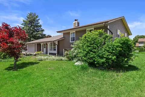 2918 W W Vw, Waukesha, WI 53188