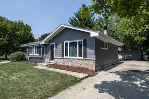 3934 W Clinton, Milwaukee, WI 53209