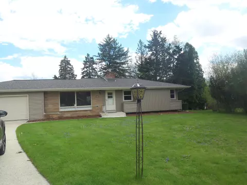 8818 N Greenvale, Bayside, WI 53217