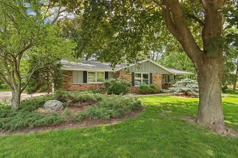 w225n247 Lexington, Waukesha, WI 53186