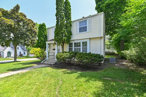 4544 N Woodruff, Shorewood, WI 53211