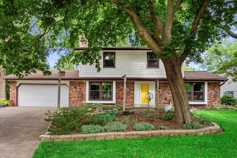 1159 Rainbow, Mukwonago, WI 53149