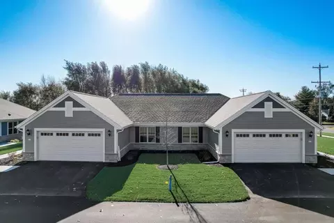 802 Margo #1501, Eagle, WI 53119
