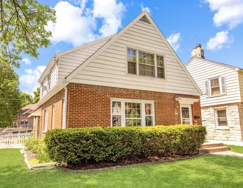 2603 N 72nd #7204 W. CLARKE ST, Wauwatosa, WI 53213