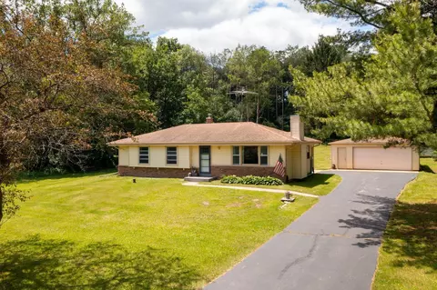 w312s6335 Willow Spgs, Mukwonago, WI 53149