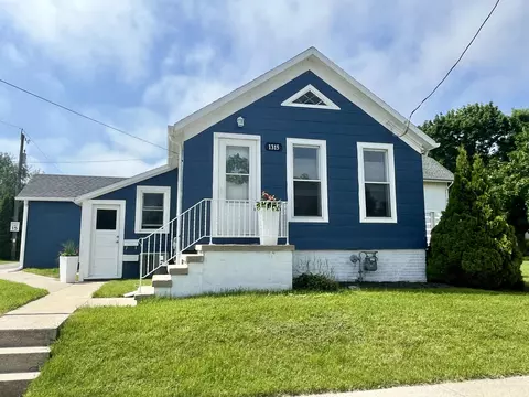1315 New York, Manitowoc, WI 54220