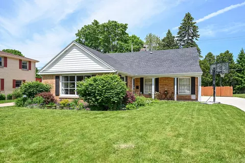 7612 W Wisconsin, Wauwatosa, WI 53213