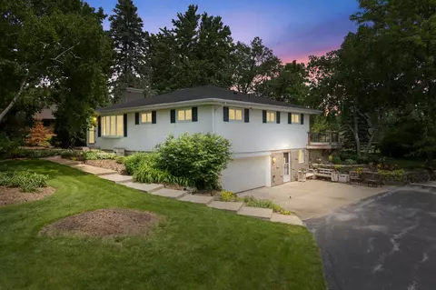 3390 Mountain, Brookfield, WI 53045