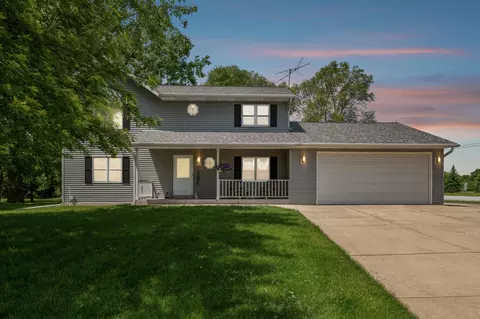 3901 S Kolupar, New Berlin, WI 53151