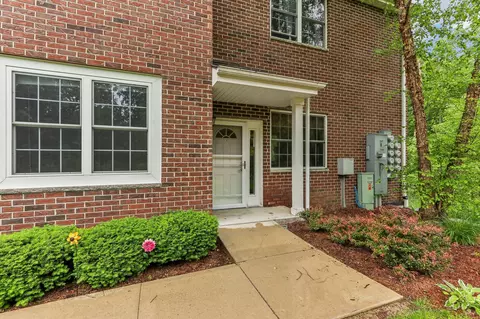 8469 S Ashbury #104, Oak Creek, WI 53154