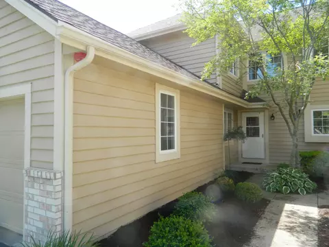 2975 River Birch #B, Brookfield, WI 53045