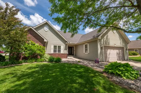 5186 W Highlands, Franklin, WI 53132
