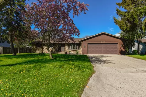 2126 William Francis, Bellevue, WI 54311