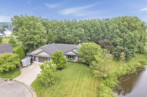 1207 Hummingbird, Sheboygan Falls, WI 53085