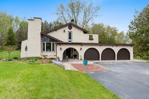 12507 Hillcrest, Franklin, WI 54247