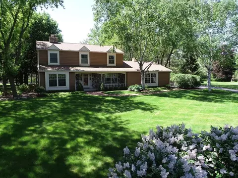 1621 Summit, Cedarburg, WI 53012