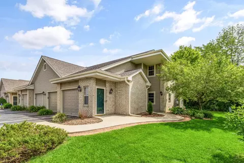 18425 Emerald #M, Brookfield, WI 53045
