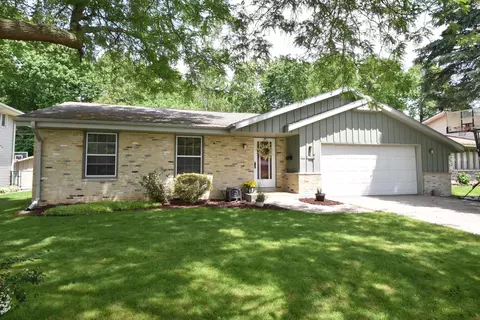 n93w17094 Grand, Menomonee Falls, WI 53051