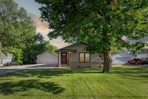 2441 W Mangold, Milwaukee, WI 53221