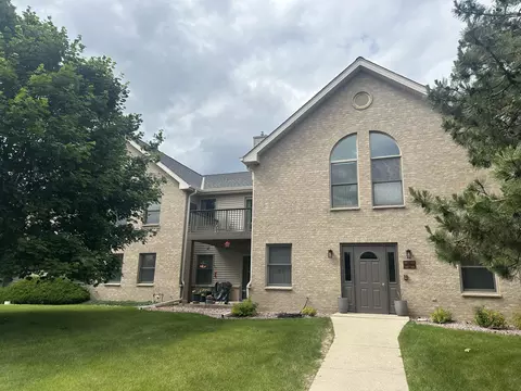 944 Oconomowoc, Oconomowoc, WI 53066