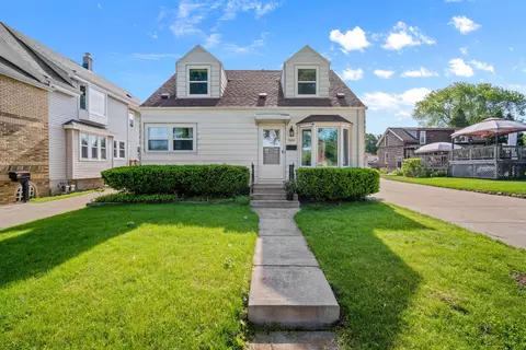 3410 S Brust, Milwaukee, WI 53207