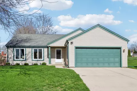 7622 S Mission Hls, Franklin, WI 53132