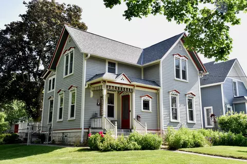 126 W Laflin, Waukesha, WI 53186