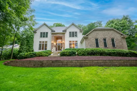 605 Toldt Frst, Brookfield, WI 53045