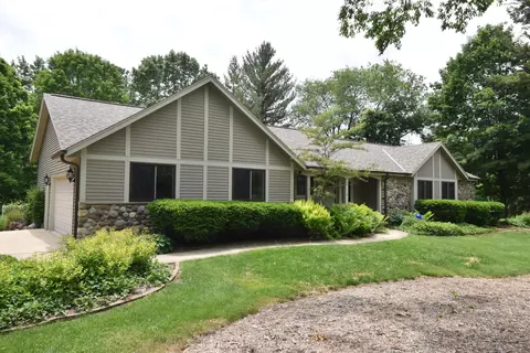 s44w22115 Sun Rdg, Waukesha, WI 53189