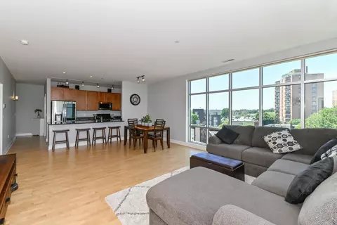 1550 E Royall #509, Milwaukee, WI 53202