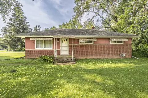 10301 W Norwich, Greenfield, WI 53228
