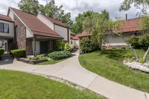 8027 N 94th, Milwaukee, WI 53224
