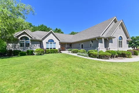 12945 W Lakeland, New Berlin, WI 53151