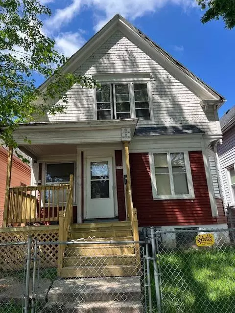 2745 N 18th, Milwaukee, WI 53206