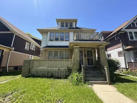 3009 N 47th #3011, Milwaukee, WI 53210