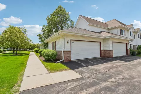 4761 S Forest Pt, New Berlin, WI 53151