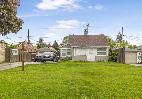2151 S 84th, West Allis, WI 53227