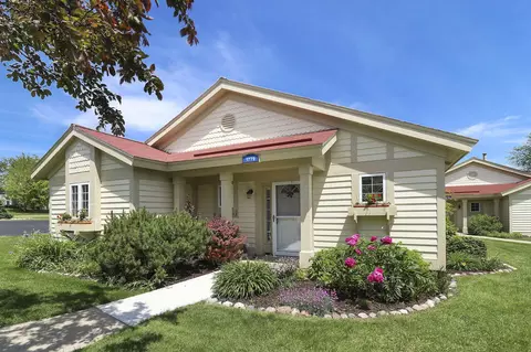 1779 Cottage, Geneva, WI 53147