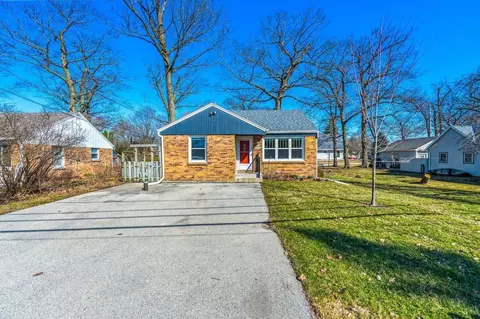 n26w27398 Prospect, Pewaukee, WI 53072