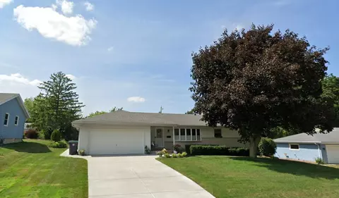 w143n8317 Oxford, Menomonee Falls, WI 53051