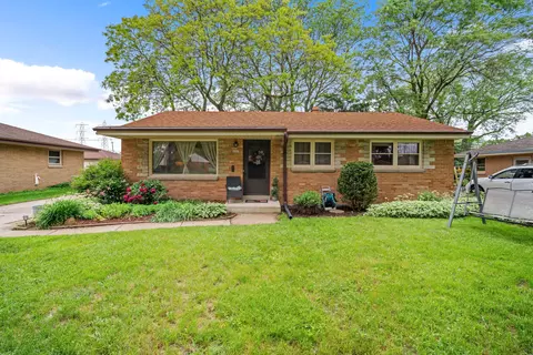 4465 S 62nd, Greenfield, WI 53220
