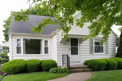 1065 S Bobolink, Brookfield, WI 53005