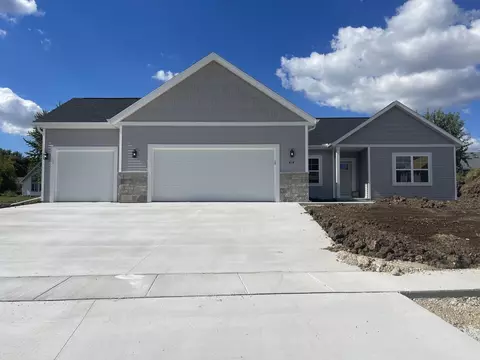 414 Valley, Theresa, WI 53091
